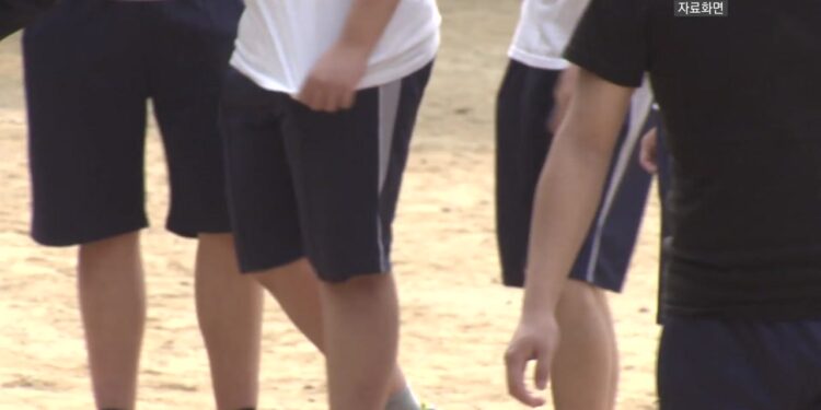 [사회]초등학교 국어 수업 늘린다…”어휘력보다 비판적 사고 않는 게 더 문제”