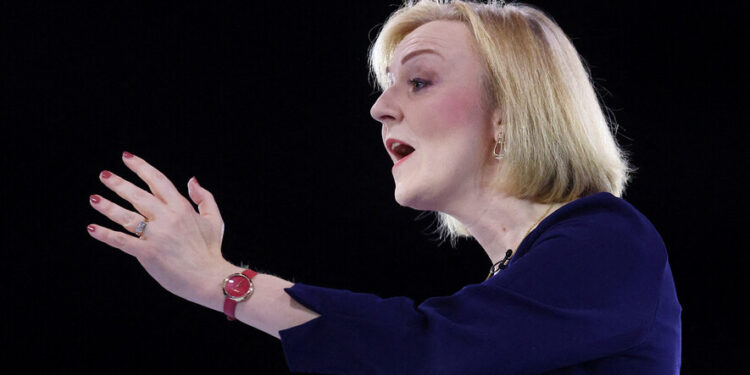 “고물가, 실질임금 하락만큼 지지율도…” 영국 새 총리 가시밭길