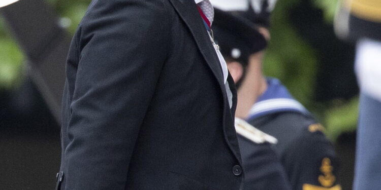 74살 찰스, 떠들썩한 왕세자 시절 끝나고 ‘위기의 시대’ 왕으로