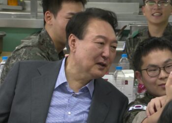 [정치]尹, 수방사 격려 오찬…장병 부모들과 ‘즉석 영상통화’