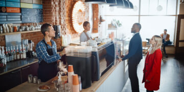 “귀리 우유 넣은 오트라떼 주세요”…호주에 부는 변화의 바람