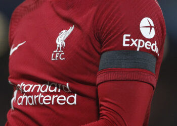 여왕 추모에 야유?…왜 세계는 리버풀의 ‘1분’에 주목했을까