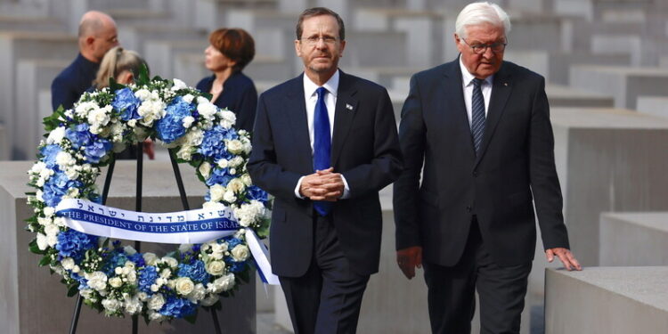 일본은 언제쯤 독일을 본받을까