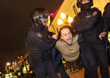 푸틴, 동원령 ‘정치 도박’…우크라 전쟁 러시아 권력 기반 흔드나