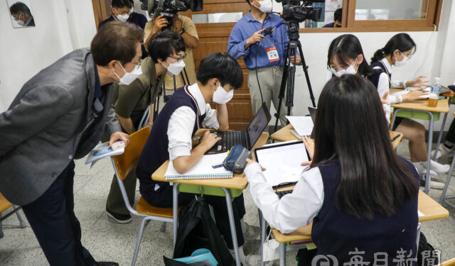 [포토뉴스] 전국 시도교육감 참관한 국제바칼로레아(IB) 교육 수업