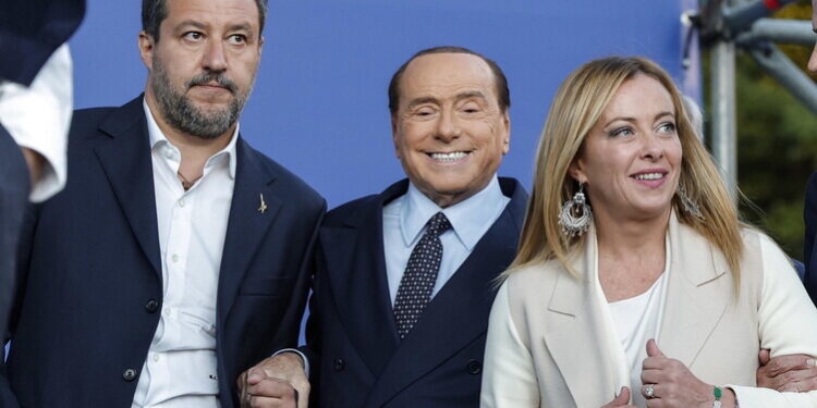 이탈리아 전 총리 “러시아, 전쟁 초 우크라 새 정부 세울 계획이었다”