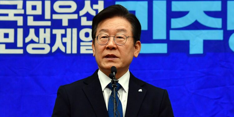 [정치]이재명, 尹 겨냥 “국격 훼손·국민 위협…제재 얘기 옳지 않다”