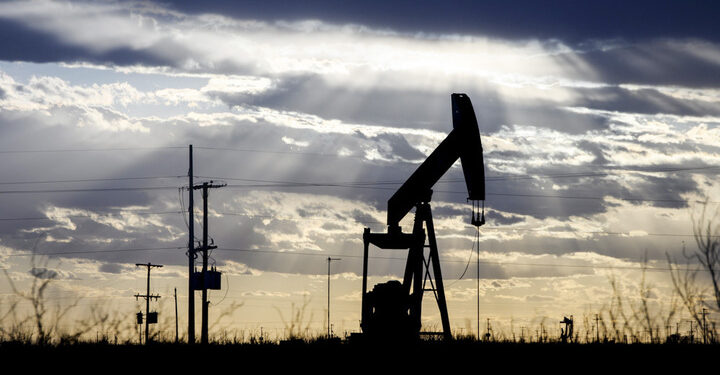 국제유가, 경기둔화 우려 등에 혼조 마감…WTI 0.01$↑ 브렌트 3%↓ :: 공감언론 뉴시스통신사 ::