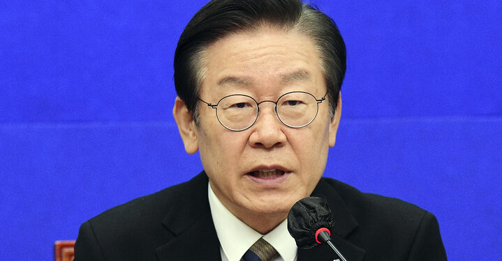 이재명, 의원 식사 정치 재개…민생·통합 행보 :: 공감언론 뉴시스통신사 ::