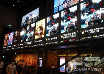 팬데믹이 만든 영화 '겹치기 출연'…시너지일까 역효과 날까 – 매일경제