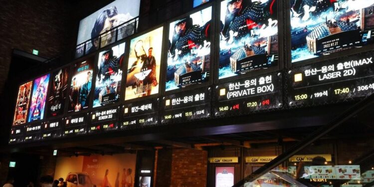 팬데믹이 만든 영화 '겹치기 출연'…시너지일까 역효과 날까 – 매일경제