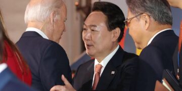 백악관 "한미 정상, 북한위협 해결에 긴밀협력 재확인" – 매일경제