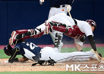 강승호 `홈 스틸로 역전이다` [MK포토] – MK스포츠 – MK스포츠(PC)