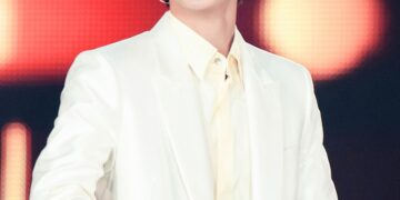 방탄소년단 맏형 ‘진’ 방탄헬멧 쓴다… 하이브 주가 2% 하락 [마감 시황]