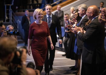 무능, 독선, 무공감…취임하자마자 자멸하는 트러스