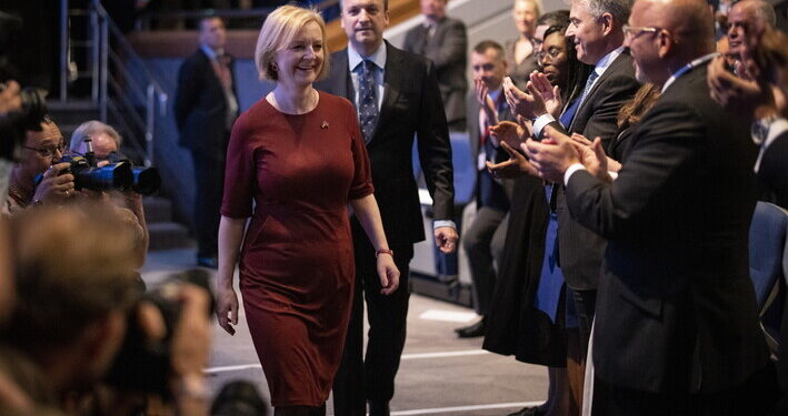 무능, 독선, 무공감…취임하자마자 자멸하는 트러스