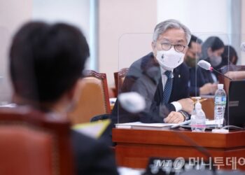 한동훈 "판결문 안 읽은 듯"…최강욱 '정치검찰' 언급에 나온 말 – 머니투데이