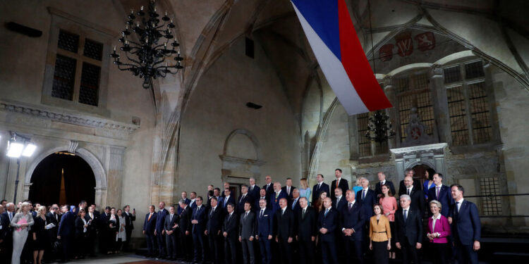 44개국 유럽정치공동체 출범 “러시아 고립시킬 새 질서 찾아야”