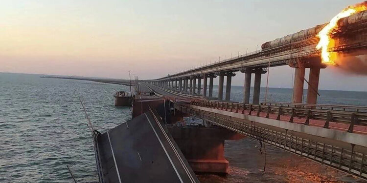 “크림대교 폭파 배후에 우크라이나 정보기관 있다”