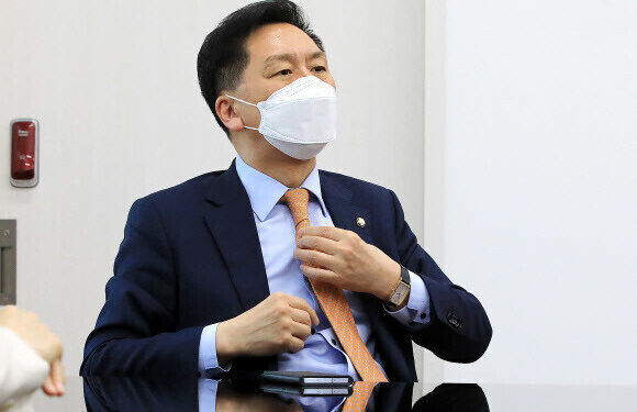 국힘 당권 경쟁 과열… 김기현, “MBC 해체” 까지 – 한겨레