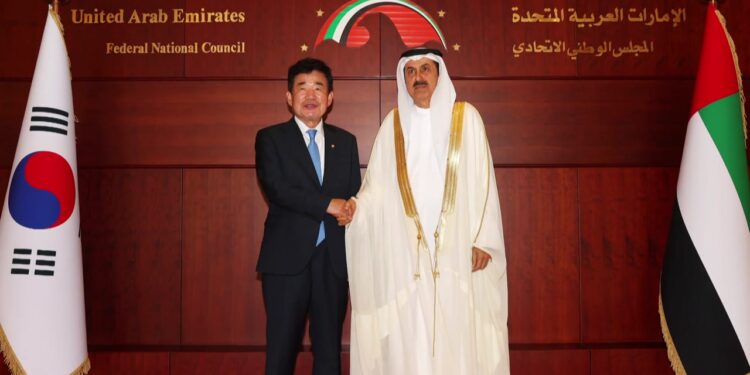 [정치]김진표, UAE 의회 의장 만나 “제3국 원전시장 공동 진출”