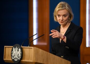 ‘감세안 역풍’ 트러스 총리 축출될까…핵심정책 정면 부정될 판