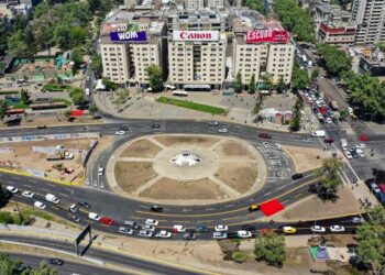 칠레, ‘제3의 성’ 신분증 발급…남성 여성 아닌 ‘논바이너리’ ‘X’성