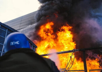 젤렌스키 “우크라 전력시설 30% 파괴…대규모 정전”