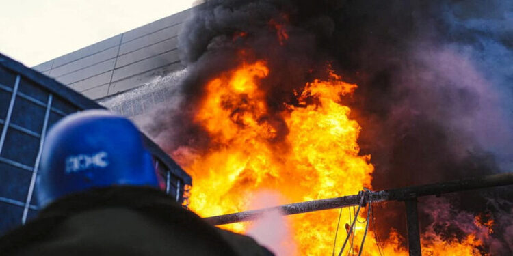 젤렌스키 “우크라 전력시설 30% 파괴…대규모 정전”