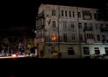 공습에 전기·지하철 끊기고 회사도 문닫아…일상 멈춘 키이우