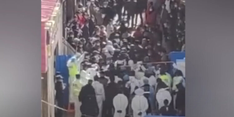 중국 티베트서 한족 농민공 대규모 시위…코로나 봉쇄 항의