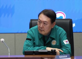 [정치]尹 대통령, 중대본 회의 주재…”신속히 신원확인”