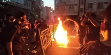 히잡 시위 맞선 이란 인터넷 통제로 35조원 경제 손실