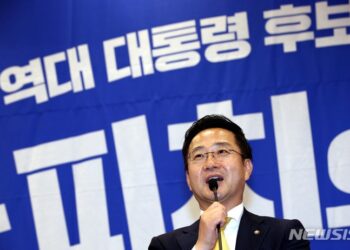 민주 “정부, 경제위기 파도에 조약돌 주우며 시간 낭비” :: 공감언론 뉴시스통신사 ::