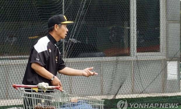 고침 스포츠김성근 전 감독 소프트뱅크 3군 이끌고 KB…