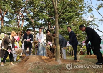 부산국제영화제 `영화의 숲` 행사…김한민 감독·김규리 참석