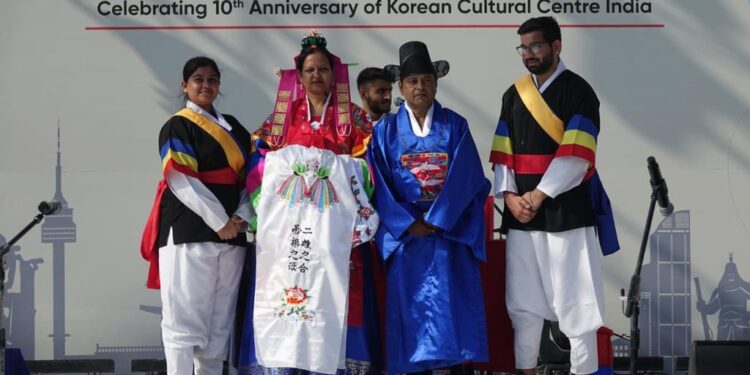 전통 혼례부터 K-팝 공연까지…뉴델리 도심 뒤흔든 한국 문화