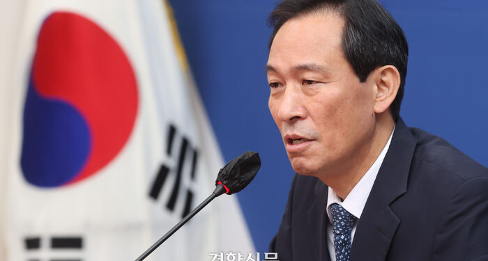 우상호, ‘김진태 베트남 출장’에 “제정신 아냐”···”비상경제회의, 김진태 대책 내놨어야”