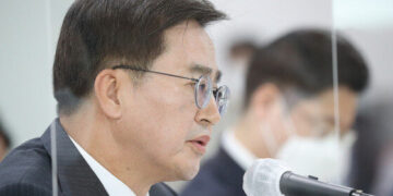 윤석열 대통령 임기 6개월에…김동연 “정치 위기·리더십 위기 가중”