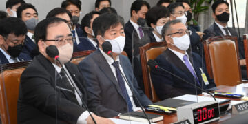 국힘 “유족슬픔 정략적 악용말라”… 민주 “대통령 사과는 정치쇼”