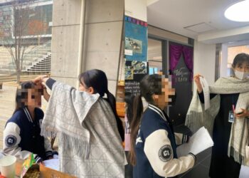 현영, '학비만 5억' 국제학교 다니는 딸 공개…뮤지컬 오디션 준비 – 머니투데이