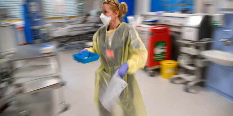 영국 간호사들 ‘106년 만의 파업’ 예고