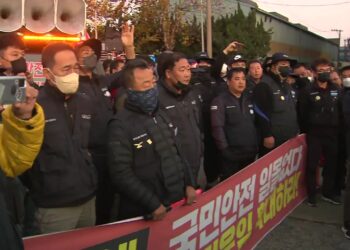 [정치]국토부-화물연대 28일 교섭…결렬 시 업무개시 명령 발동할 듯