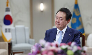 윤석열 대통령, ‘직진 정치’ 본격화…중도층에게 미칠 영향은? < 정치일반 < 정치 < 기사본문