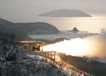 국무부, 북한 고체 엔진실험에 “국제사회, 북한에 책임 묻는 일 도와야”…일본 안보 문서 개정엔 “환영∙협력 기대”