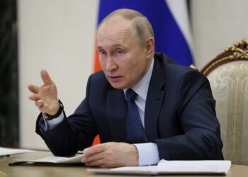 푸틴 ‘미국식 선제타격’ 언급…미 국방 “핵위협 무책임”