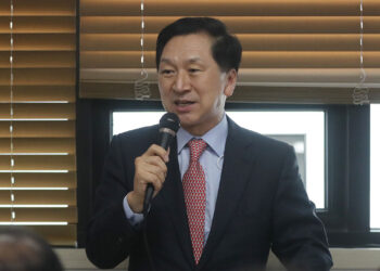 [정치쇼] 김기현 “장제원과 데이트? 난 13년 연애결혼한 데이트 전공”