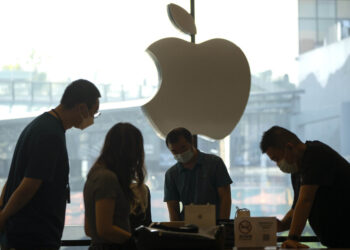 폭스콘 사태 놀란 애플, ‘탈중국’ 속도 낸다