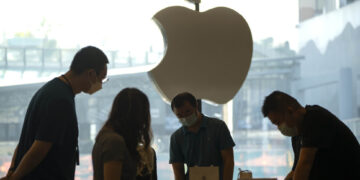 폭스콘 사태 놀란 애플, ‘탈중국’ 속도 낸다