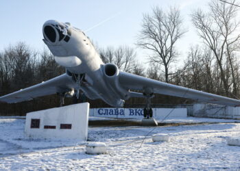 러시아 군용 비행장 두 곳서 각각 의문의 폭발 사고, 총 11명 사상